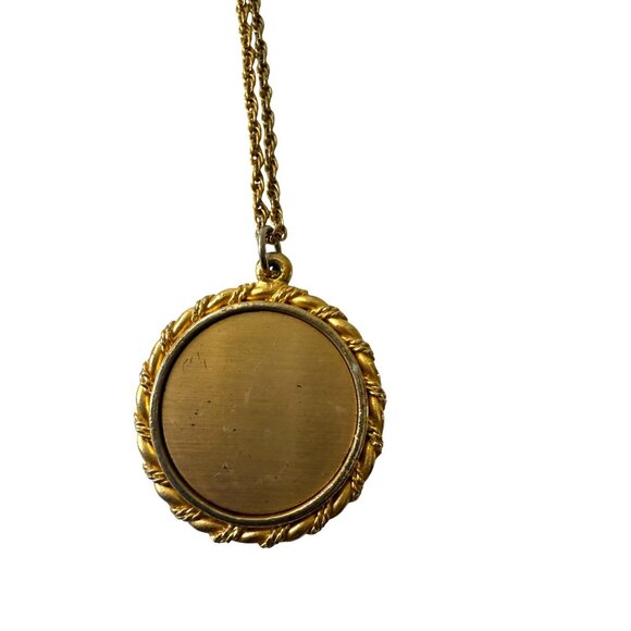 Vintage Monet Medallion Pendant Necklace With Ornate Design & Rope Chain - Picture 5 of 6